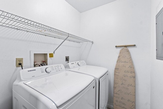 Building Photo - 5944 Forest Grove Dr