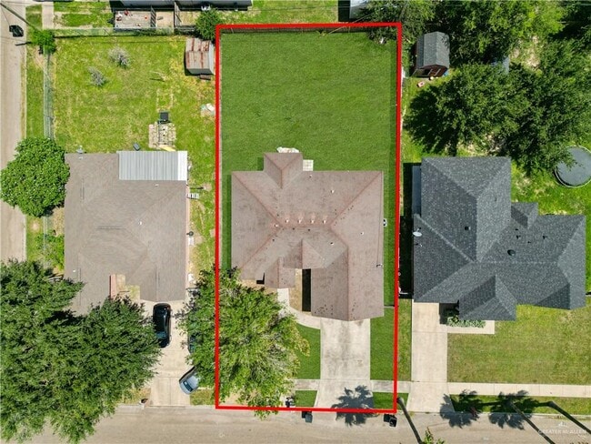 Building Photo - 703 Bowie St