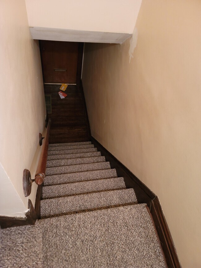 Building Photo - 5048 Devonshire Ave