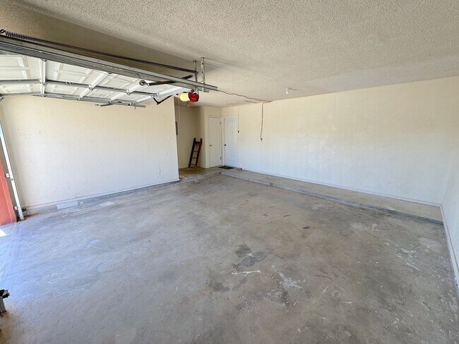 Building Photo - 1809 Agua Dulce St