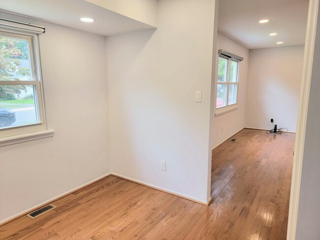 Building Photo - 707 Douglass Ave