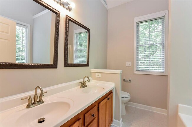 Building Photo - 4318 Welbron Dr