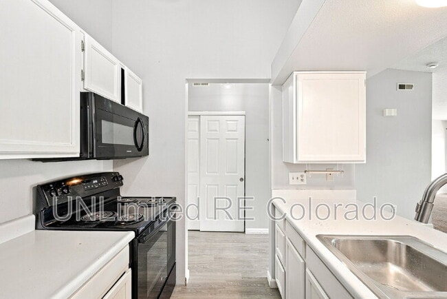 Building Photo - 16103 E Alaska Pl