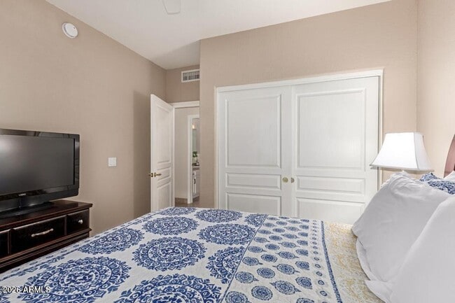 Building Photo - 15221 N Clubgate Dr