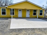 Building Photo - 1025 N Quincy Ave