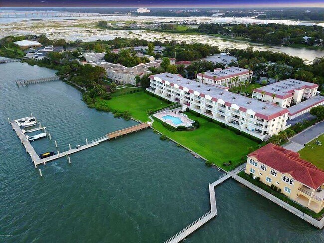 Building Photo - 157 Marine St