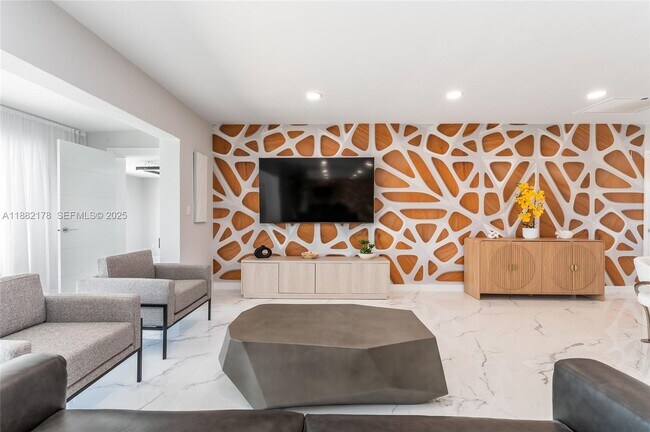 Building Photo - 21230 NE 25th Ct