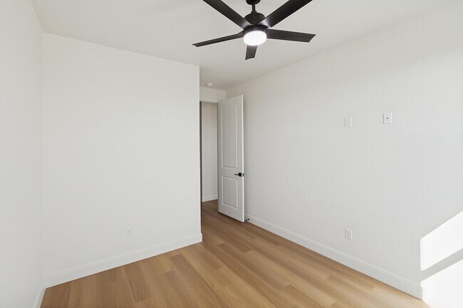 Building Photo - 19101 Sierra Madre Dr