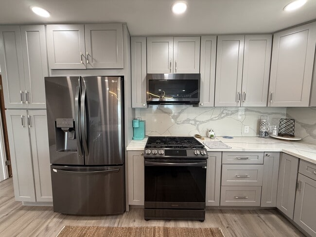 Building Photo - 1174 E Ocean Blvd