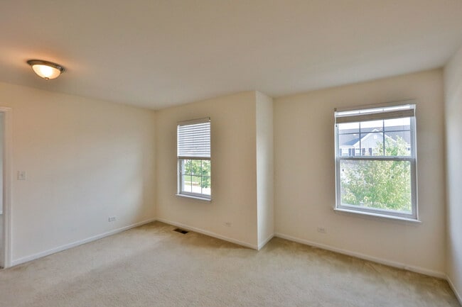 Building Photo - 2564 Retreat Cir