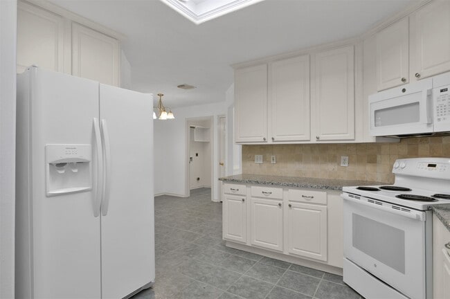 Building Photo - 166 Burgandy Vine Ct