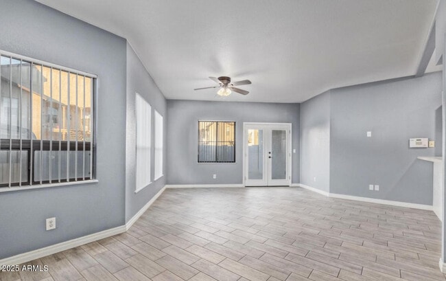 Building Photo - 280 S Elizabeth Way