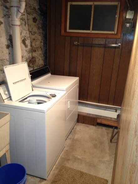 Building Photo - 523 Breckenridge St