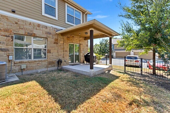 Building Photo - 516 E Slaughter Ln