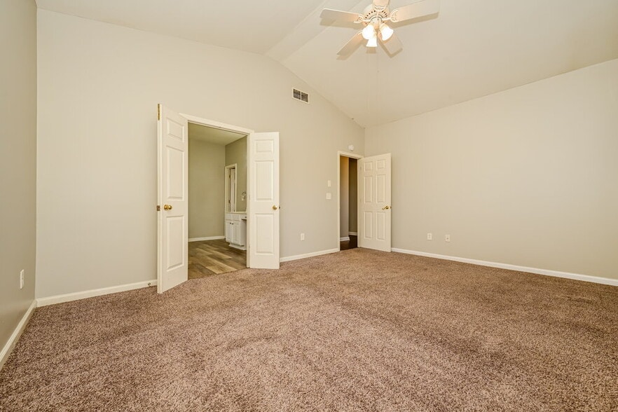 Building Photo - 1285 Winwood Dr