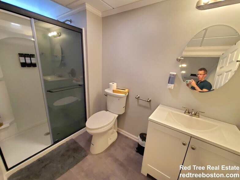 Building Photo - 44 Blenford Rd