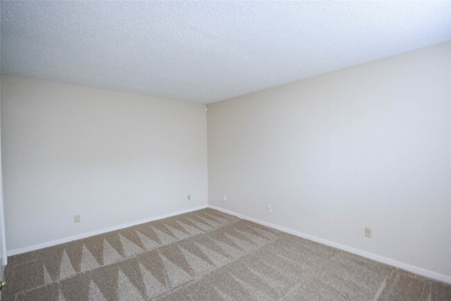 Building Photo - 9262 Westwood Village Dr