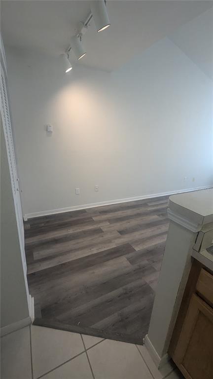 Building Photo - 8933 Lee Vista Blvd