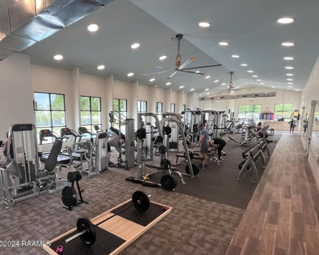 Building Photo - FOR LEASE IN SUGAR MILL POND!