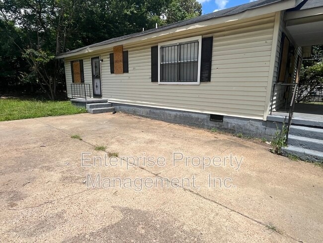 Building Photo - 401 N Manassas St