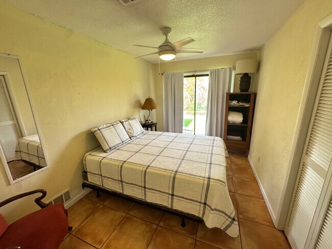 Building Photo - 50 Oak Tree Dr