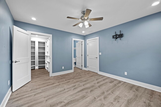 Building Photo - 10188 Russellville Rd