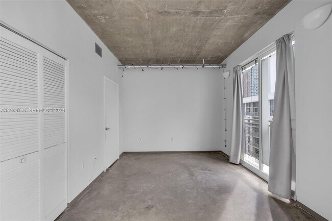 Building Photo - 455 NE 25th St