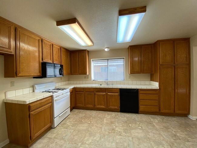 Building Photo - Lovely 2 Story Home in the Heart of Laguna.