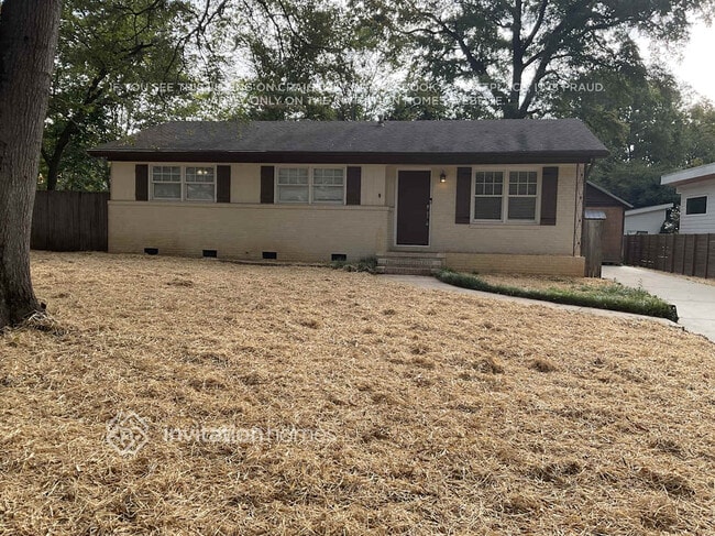 Building Photo - 1142 Eastview Dr