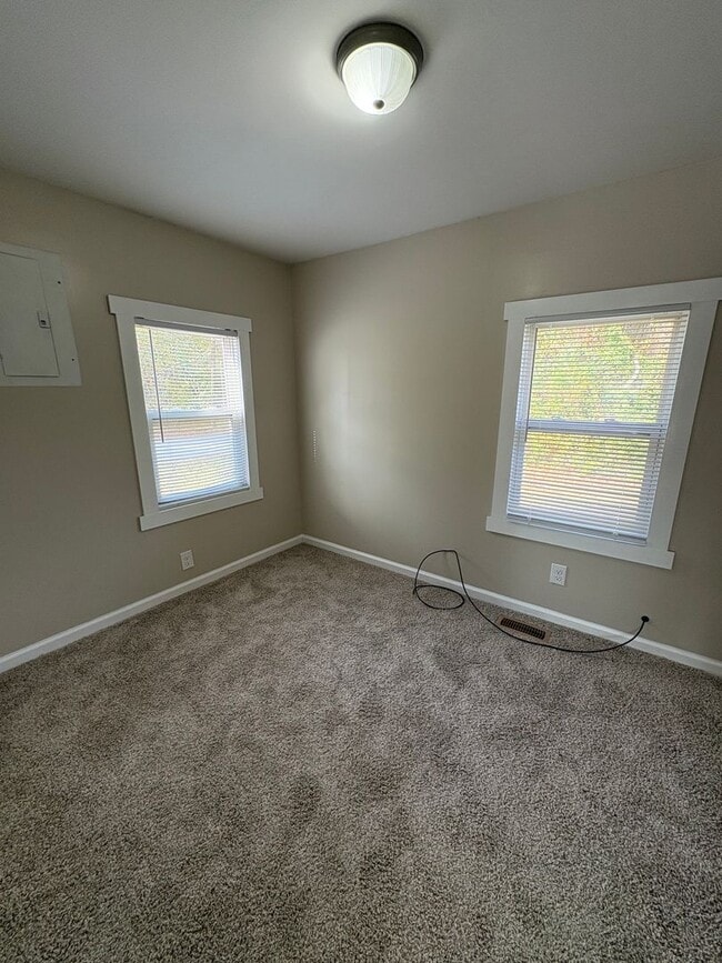 Building Photo - 1805 College St