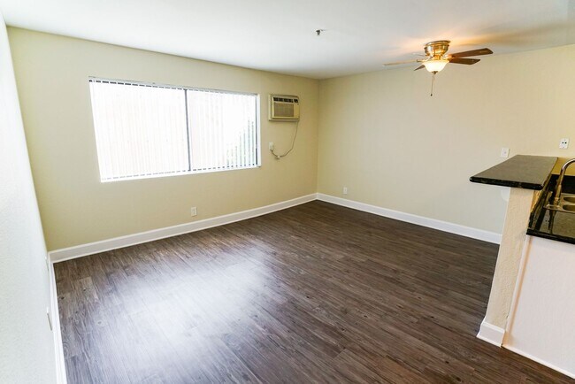 Interior Photo - 700 S. Berendo Ave