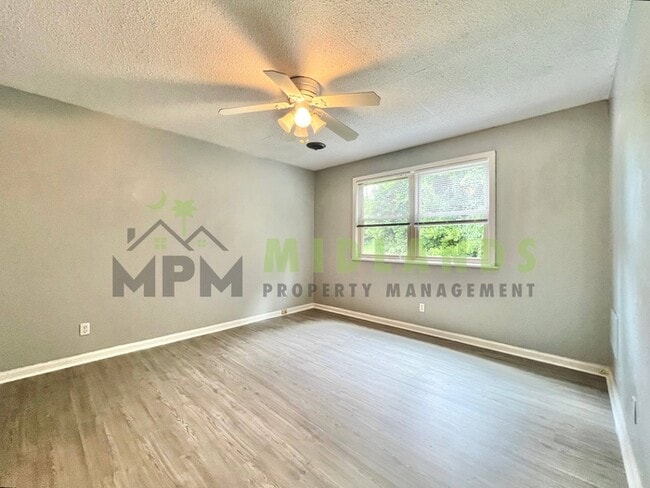 Building Photo - 623 Henderson St