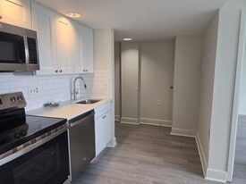 Building Photo - 60 Strawberry Hill Ave