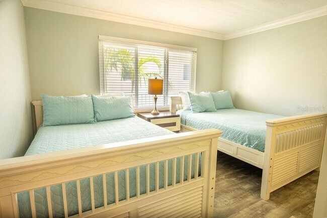 Building Photo - 185 Brightwater Dr