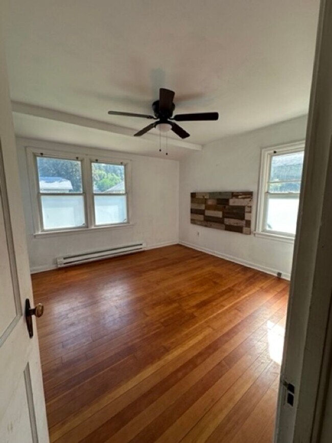 Building Photo - Spokane Bungalow