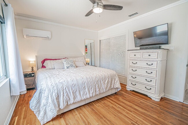 Building Photo - Beautifully Remodeled Home Move-In Ready!