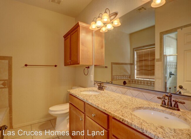 Building Photo - 2 br, 2 bath House - 1293 Mission Nuevo Un...