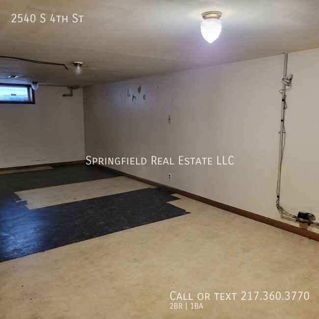 Building Photo - 2540 S 4th St