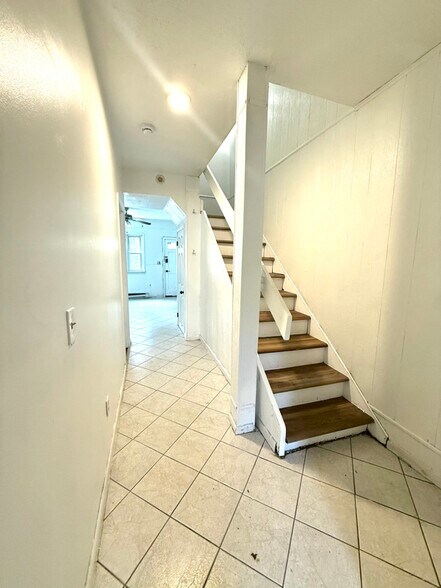 Building Photo - 145 Orange St