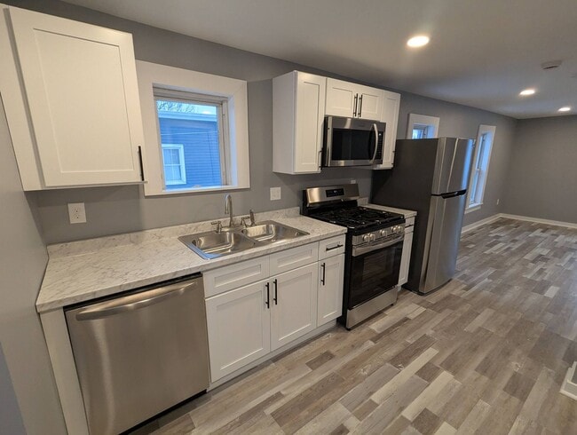 Building Photo - 19 Main St