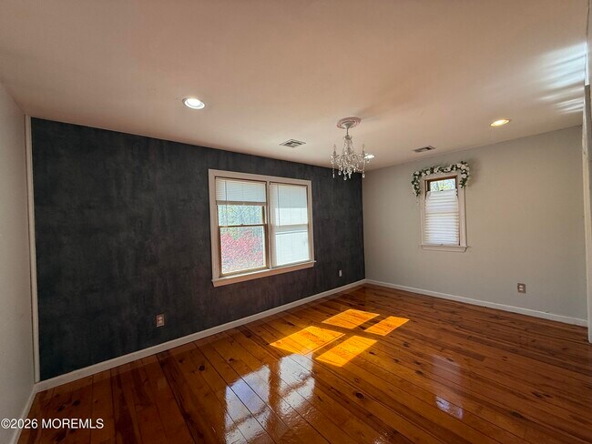 Building Photo - 605 Farrelly Ave