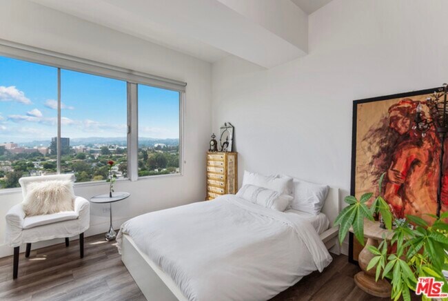 Building Photo - 10501 WILSHIRE Blvd