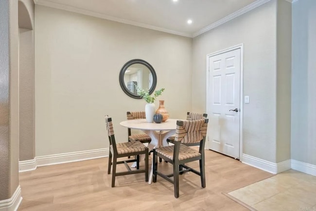 Building Photo - 9253 Regents Rd