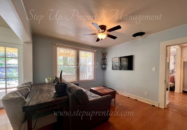 Building Photo - Charming 2 Bedroom 2 Full Bathroom Home Near Downtown Sonora!