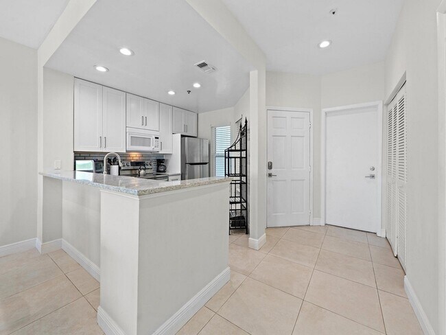 Building Photo - 11545 Old Ocean Blvd