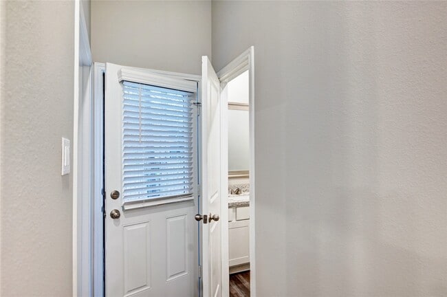 Building Photo - 10196 Barberry St