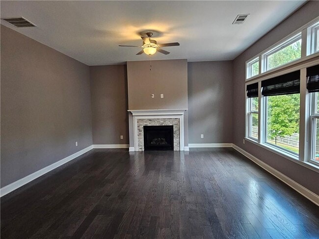 Building Photo - 3750 Thackary Dr