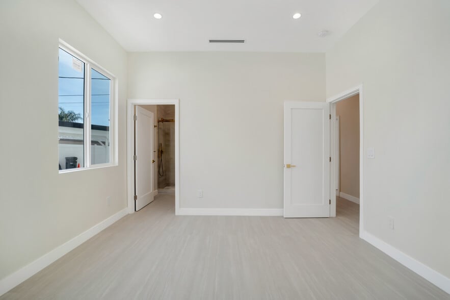 Building Photo - 10327 Wish Ave