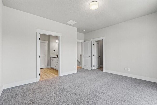 Building Photo - Perfectly designed 5-bedroom, 3-bath single family home