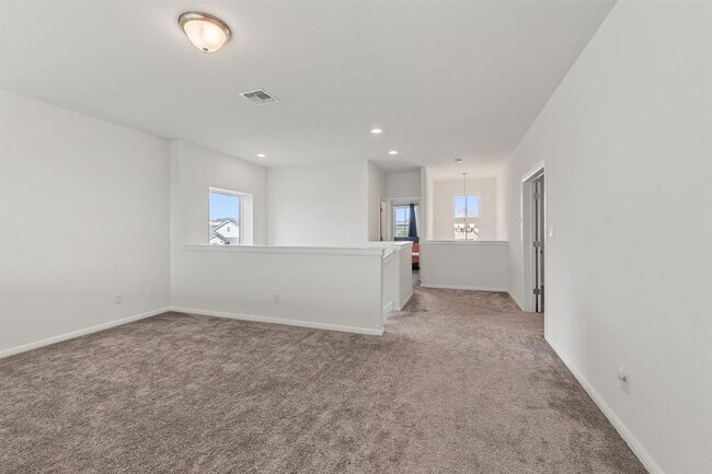 Building Photo - 6520 Verona Pl